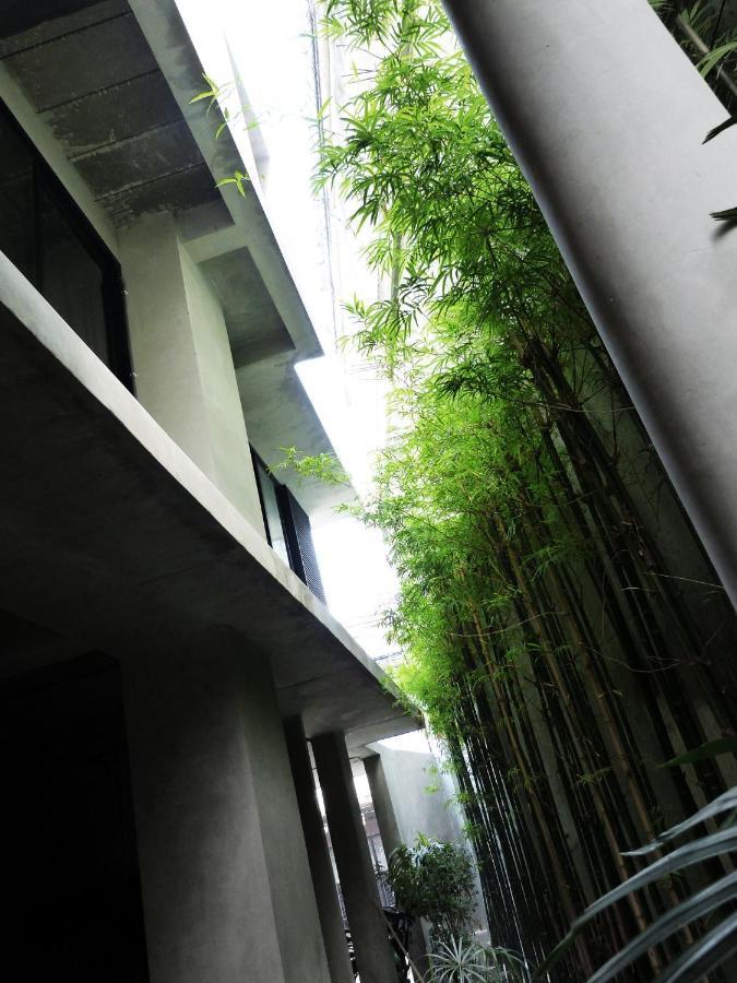 B Arch House Hotel And Cafe Ll No Parking Ll Chiang Mai Exteriör bild